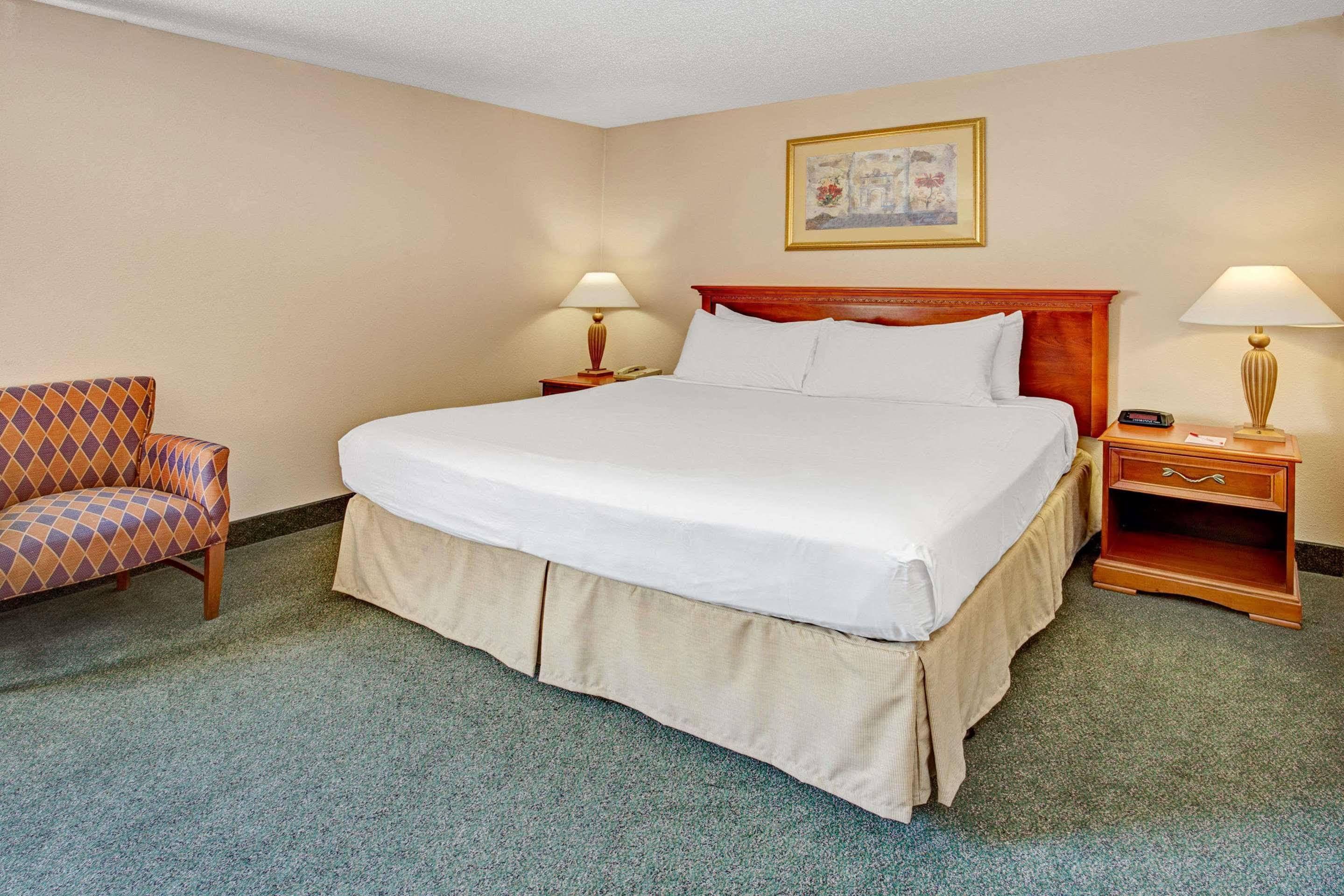 Holiday Inn Indianapolis - Airport Area N By Ihg Екстер'єр фото