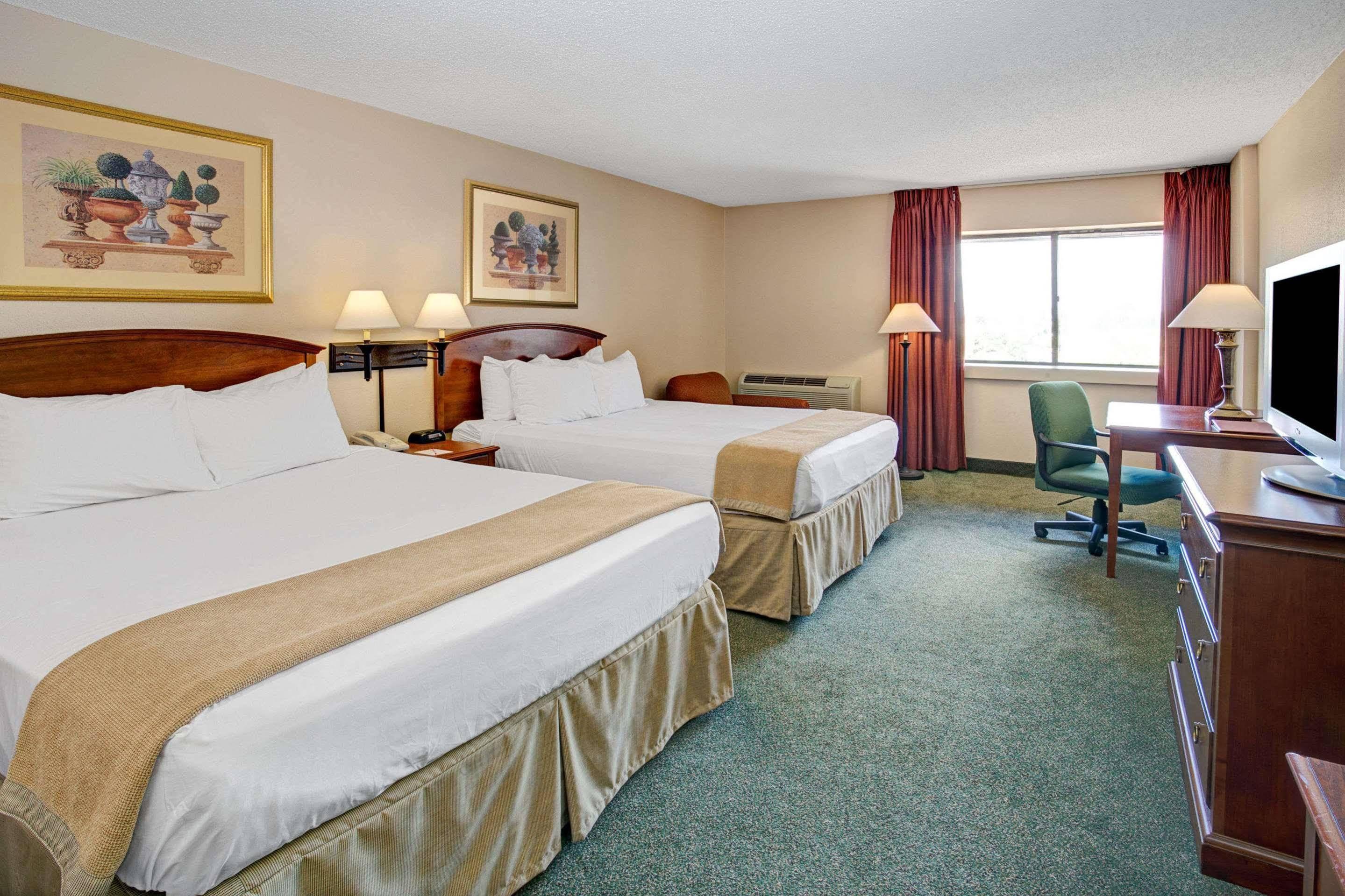 Holiday Inn Indianapolis - Airport Area N By Ihg Екстер'єр фото